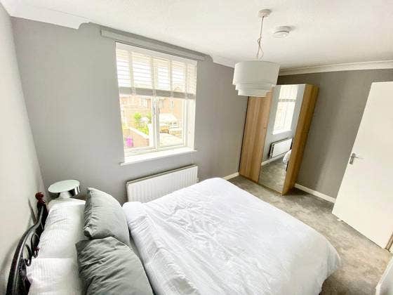 Double room fully Furnished in E14  Main Photo