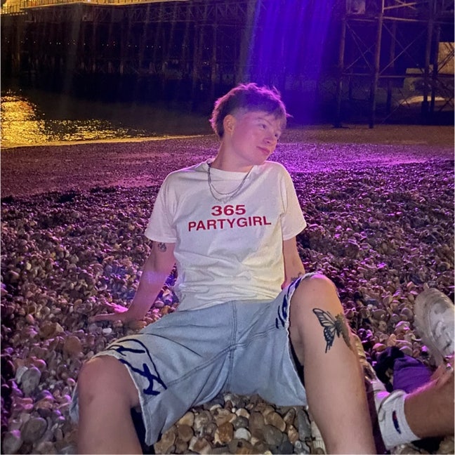 Looking for 1 or 2  flat mates  Main Photo