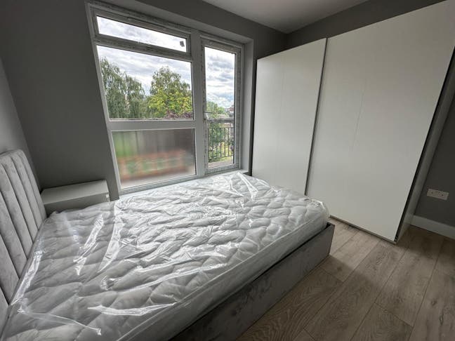  1 Spacious Ensuite in Canary Wharf for End Jan  Main Photo