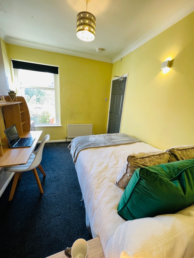 The Kind of House Share You Stay In Main Photo