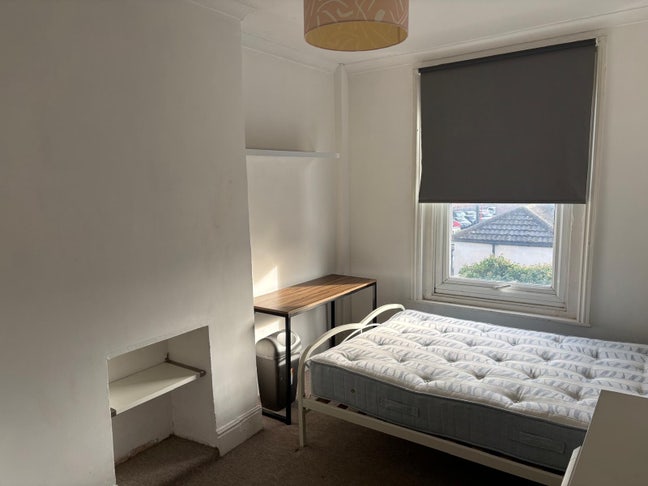 Double room in inner avenue  Main Photo