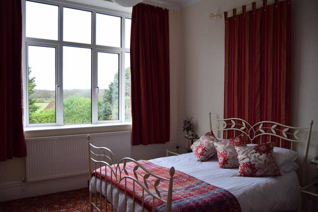 Rooms to Rent in Large House Main Photo