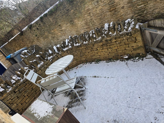 Double Bedroom in Professional House Share – High  Main Photo