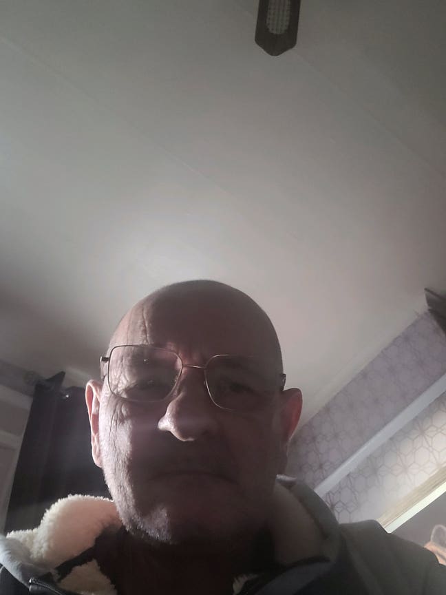 I am a quite person  Main Photo