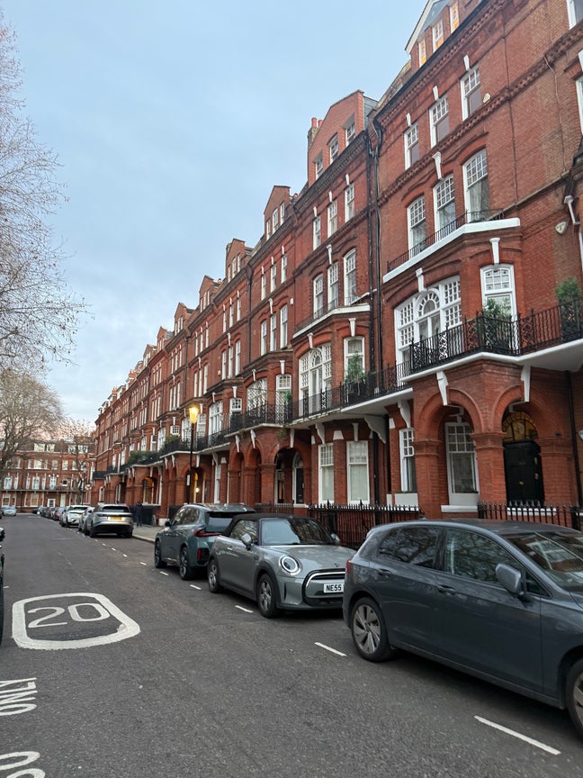 Spacious En Suite Double Room in Prime Chelsea  Main Photo