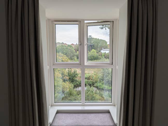 Charming Riverside Flat | Warwick & Leamington Main Photo