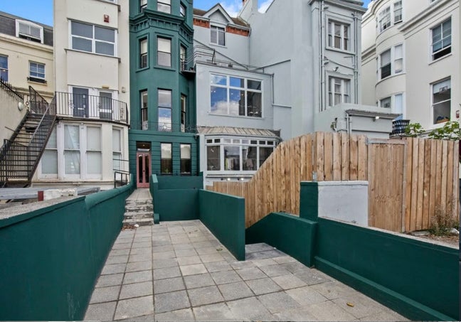 ROOM Available NOW - Quality Shared House Main Photo