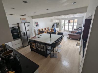 Room available 5 mins from Northern Line  Main Photo