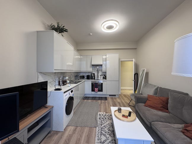 Modern 1 bedroom flat to rent on Waldram Park Road Main Photo