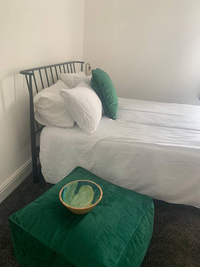 Double room Available (Shared) at 6-8 Balrby Road Main Photo