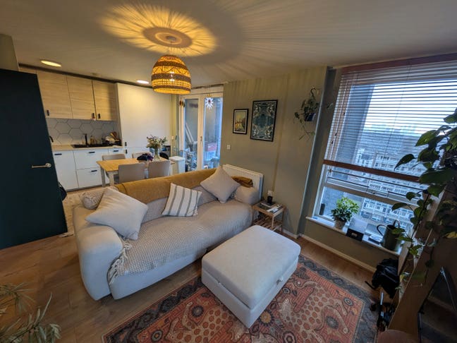 Short-term let 1-Bed Apt with Balcony & City Views Main Photo