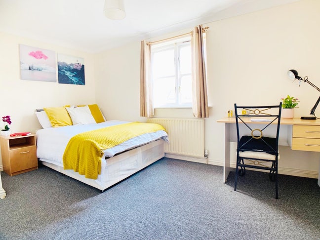 Double room for rent-6 month contract (can extend) Main Photo