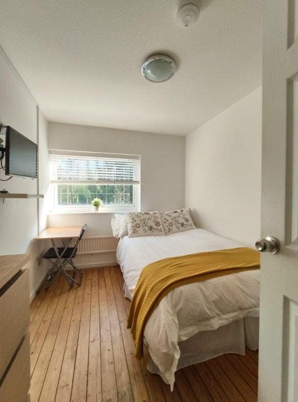 Double Room - Canada Water Main Photo