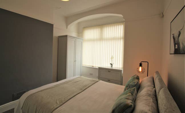  Didsbury Ensuite Room - Near Train (LEY8-1) Main Photo