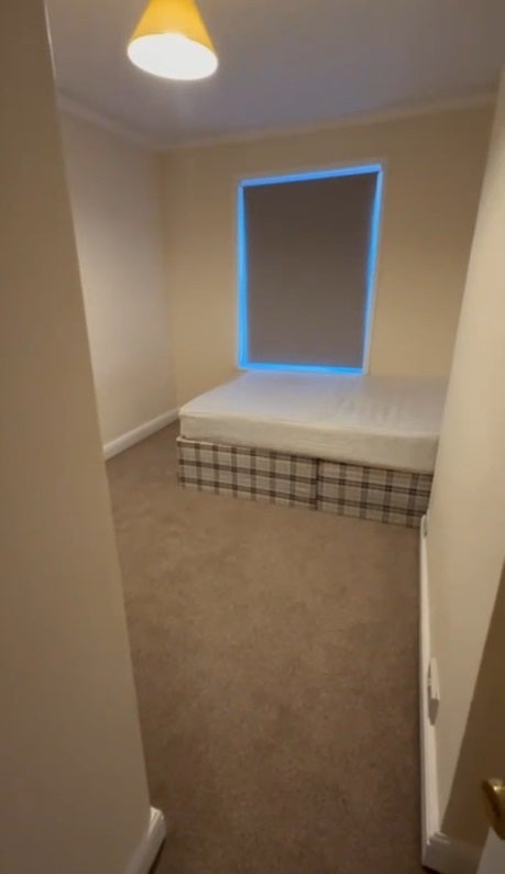 Double room is available for rent in - SO15 Main Photo