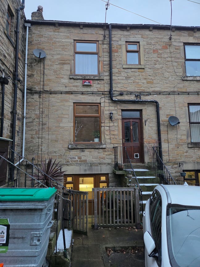 Spare room to rent  Main Photo