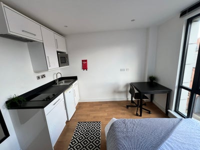 Modern Spacious Studios  Main Photo