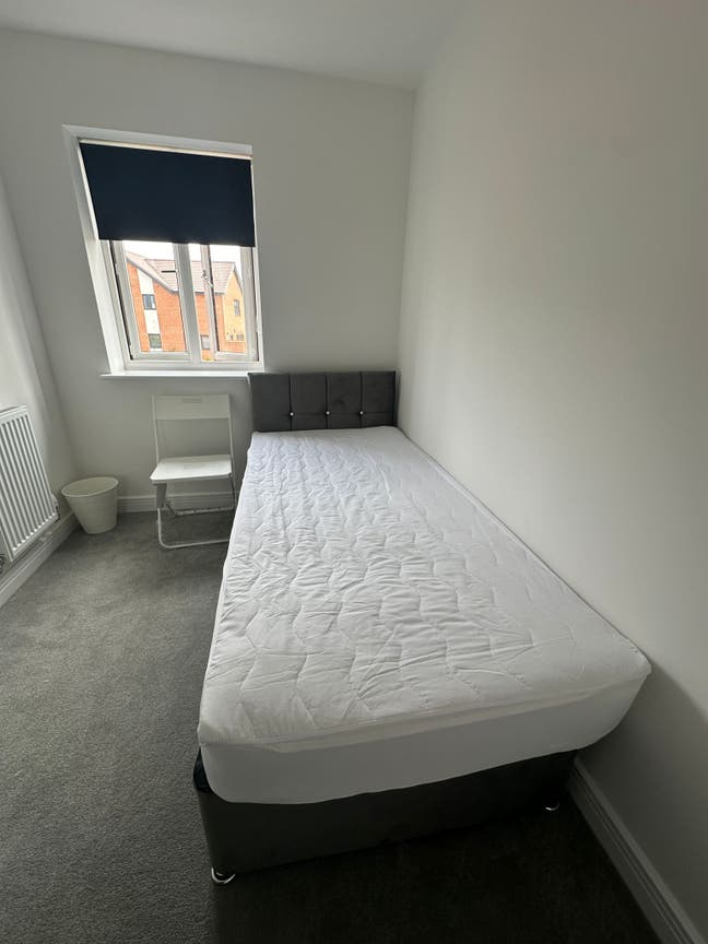 Single room is available for rent in - MK17 8YY Main Photo