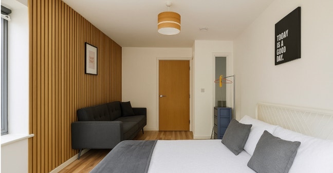 XL Double Room Available in Brighton bills incl!  Main Photo