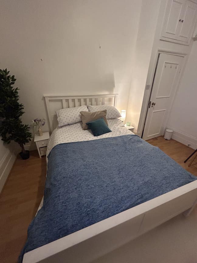 Spacious room in Brixton- short term let  Main Photo