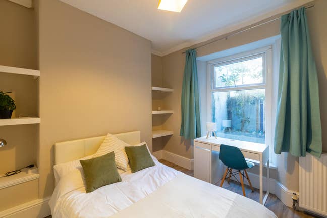 Room in Newly Renovated 6-Bed HMO – &pound;100 Off - PL4 Main Photo