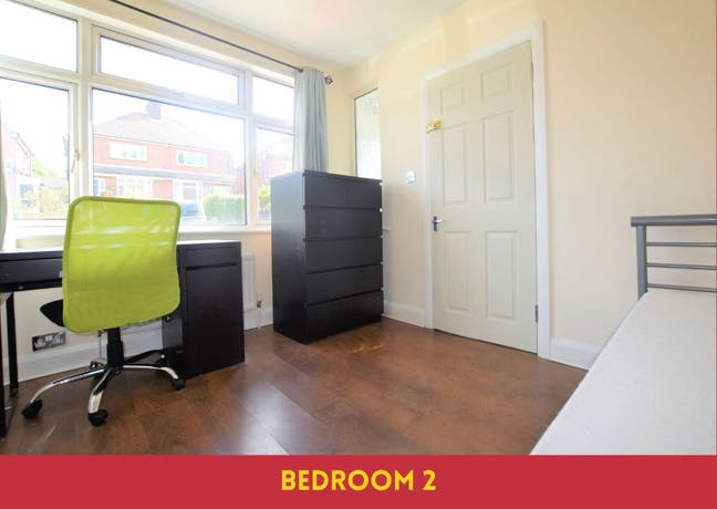 Spacious, bright double room in friendly house! Main Photo