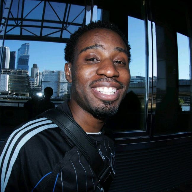 Creative professional looking for a room Main Photo