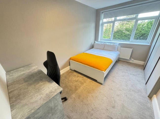 Stylish Modern Rooms, 3-4min Hendon central  Main Photo