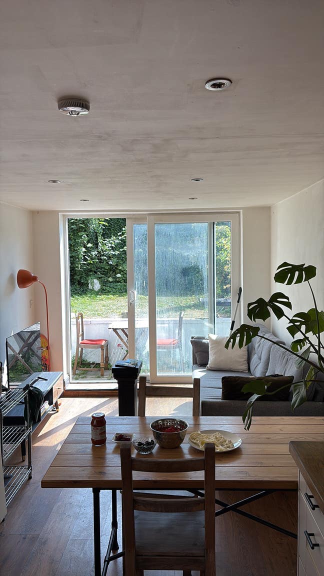 1 Double - 1 Single Rooms / Short Terms Main Photo