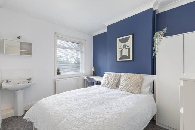 ✚ Stylish Room – All Bills Included ✚ Main Photo