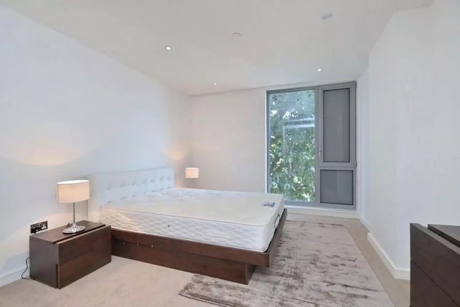 Large modern 2-bed. Friendly flatmate wanted asap! Main Photo