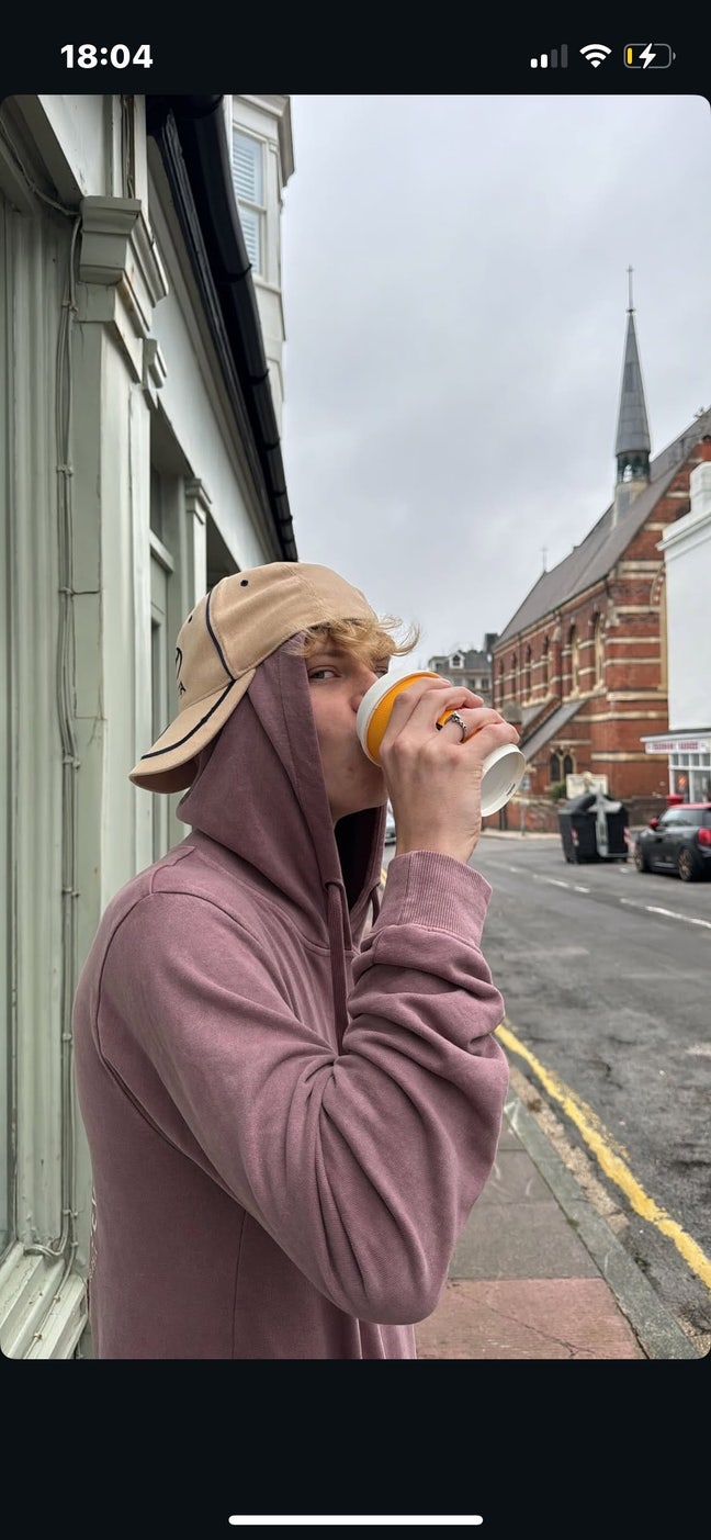 Looking for a room. Main Photo