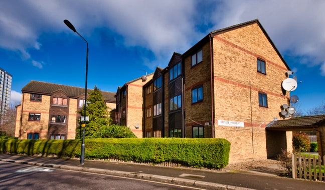 Gorgeous 1 Bed Apartment Close to Stratford E15 Main Photo