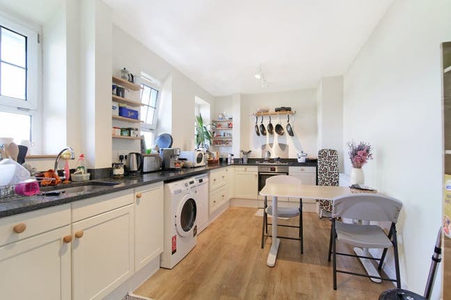 Room for rent in Borough Main Photo