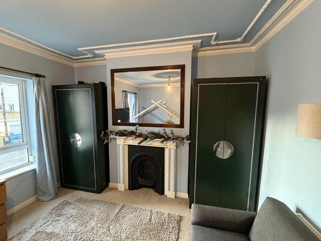 Really large room near the Barons court station  Main Photo