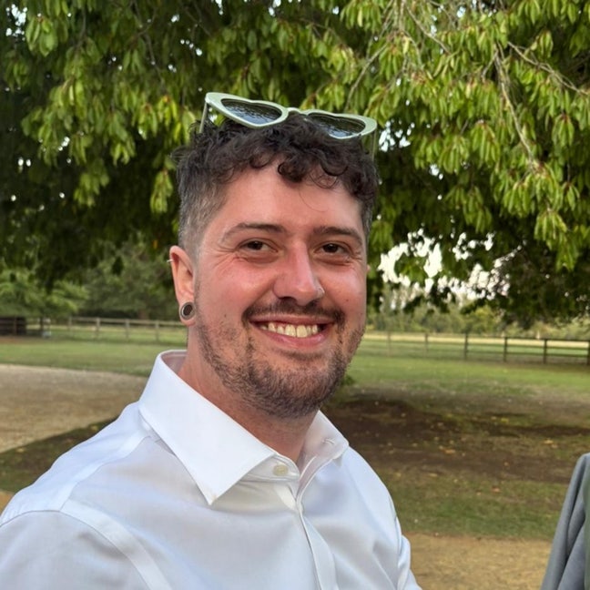 Looking for a flat for 6 months Main Photo