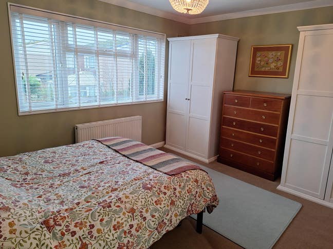 Ensuite room close to town centre Main Photo