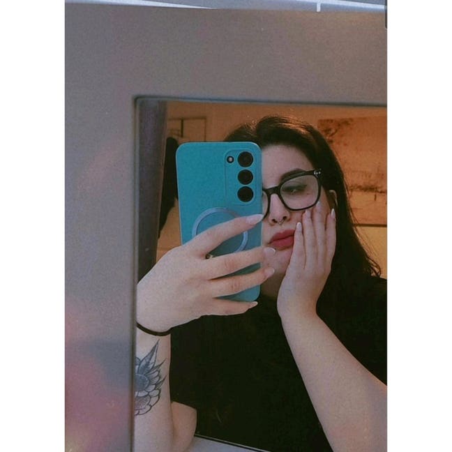 Professional Female seeks a double room Main Photo