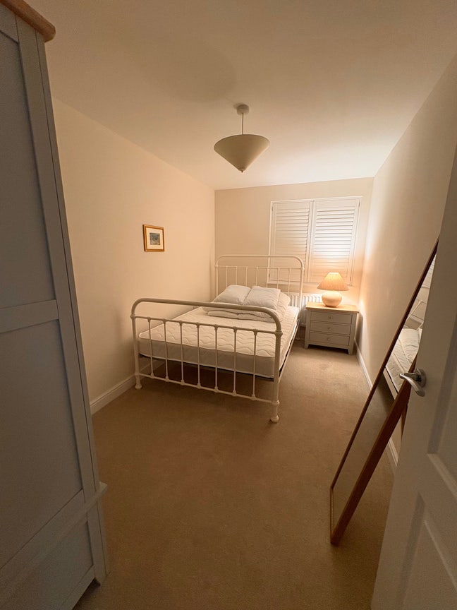 Furnished Double Room Available Main Photo