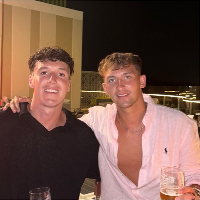 Social young professional looking for room Main Photo