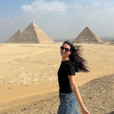 Professional Female seeks a single or double room Main Photo