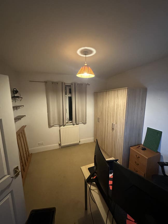 Double Bed Room in Stourbridge (Bills-Included) Main Photo