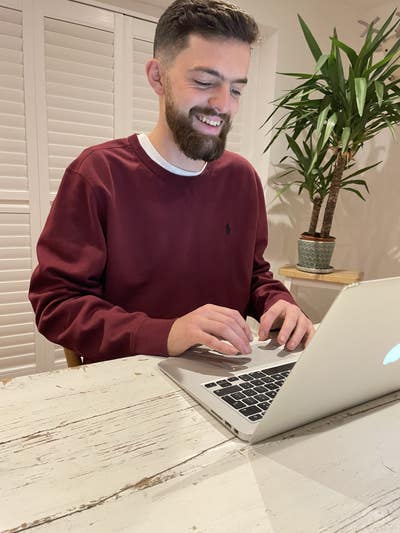 27 year old clean and tidy male Main Photo