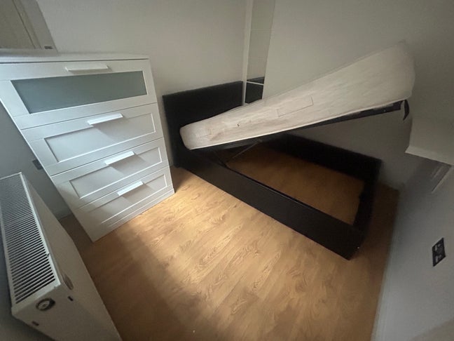 Small Double Bedroom in Shoreditch / Hoxton  Main Photo