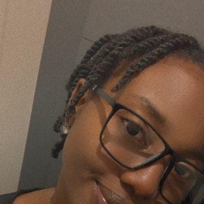 28 year old Female seeks a single or double room Main Photo