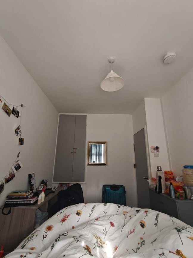 Urgent room available  Main Photo