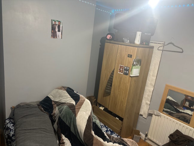 1 bedroom is available  Main Photo