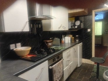 House share central but quirt area of Torquay. Main Photo