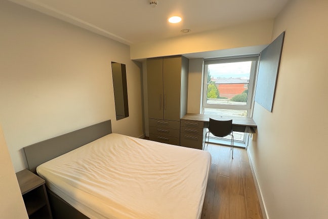 &pound;1020 Cashback - iQ Collingwood En Suite &pound;170/w Main Photo