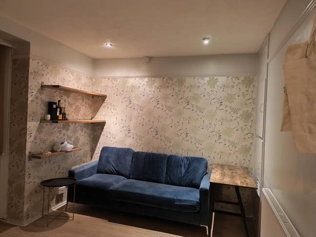 Whole House with garden, 2 mins walk to DLR Main Photo